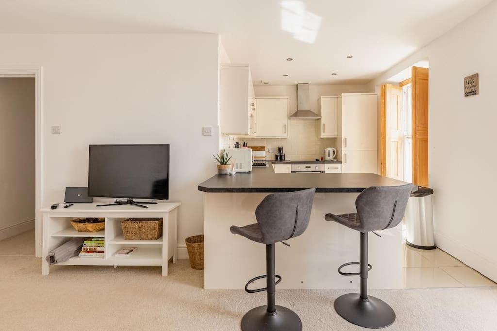 Modern Flat With Island Views In Heart Of טנבי מראה חיצוני תמונה