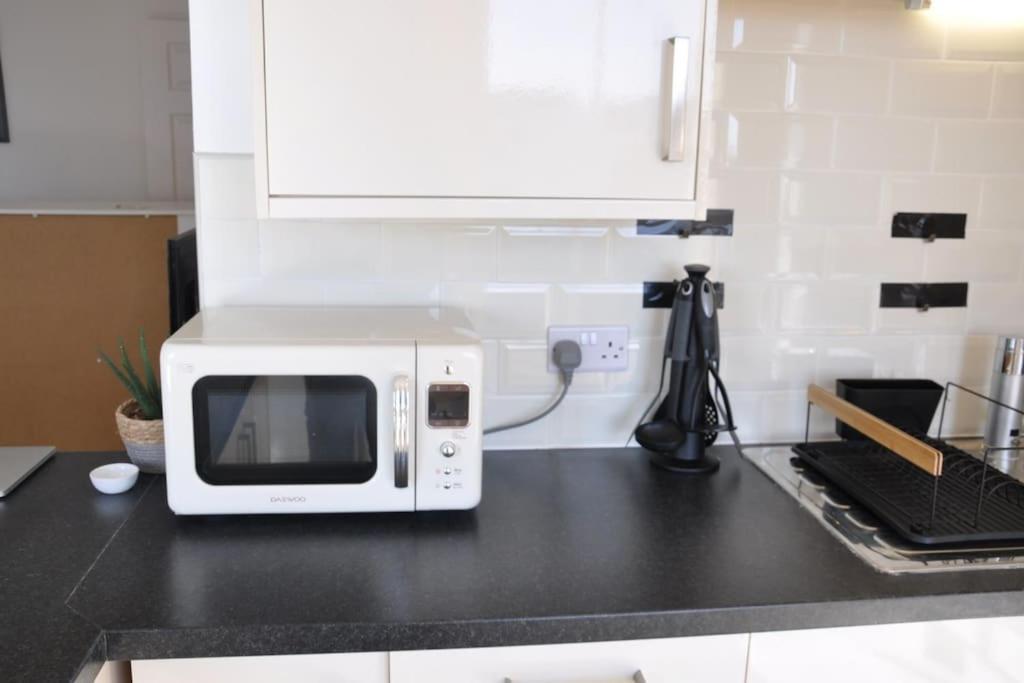 Modern Flat With Island Views In Heart Of טנבי מראה חיצוני תמונה